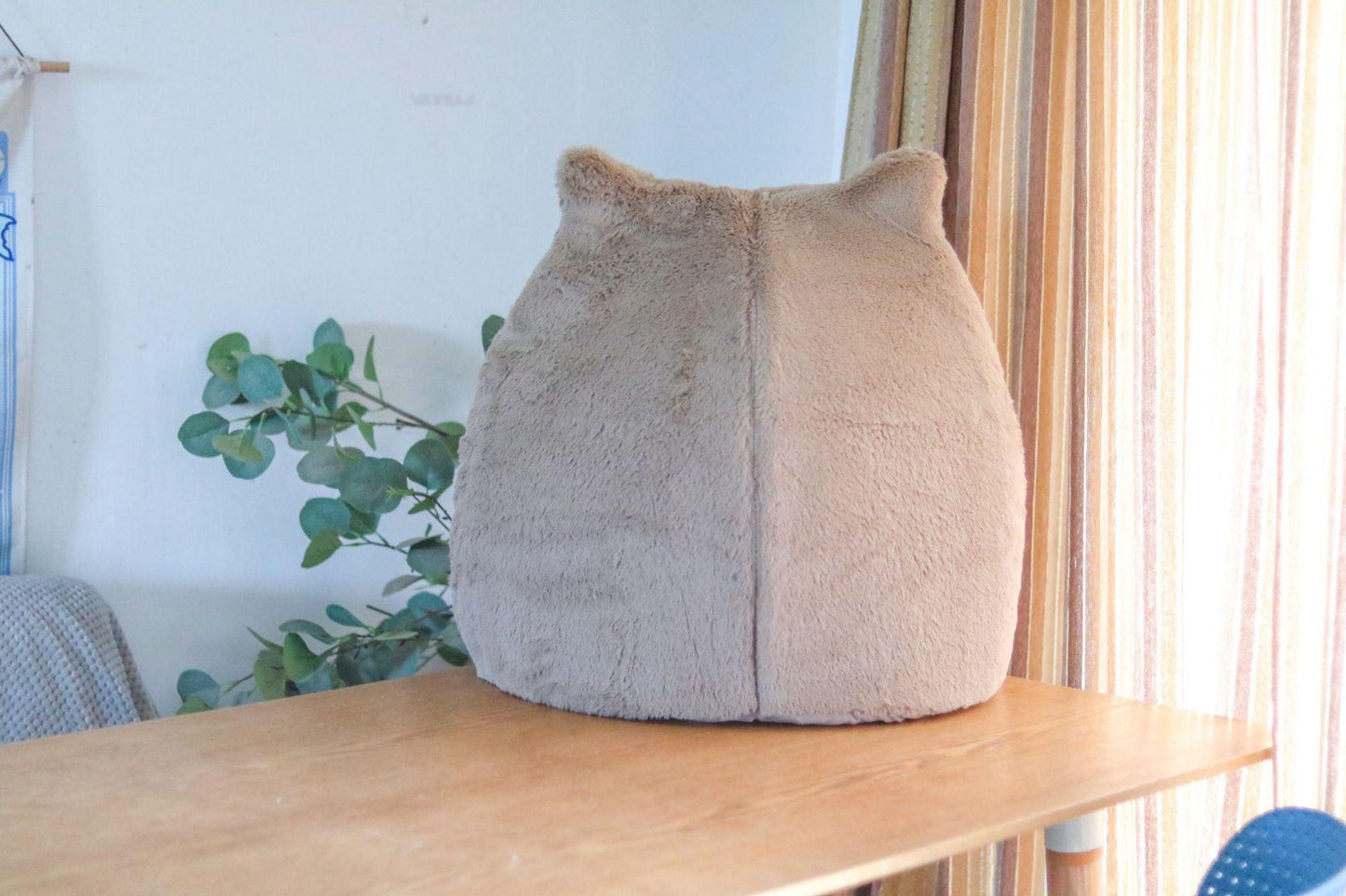 Cozy Retreat: Removable And Washable Semi-Closed Cat Bed For Autumn